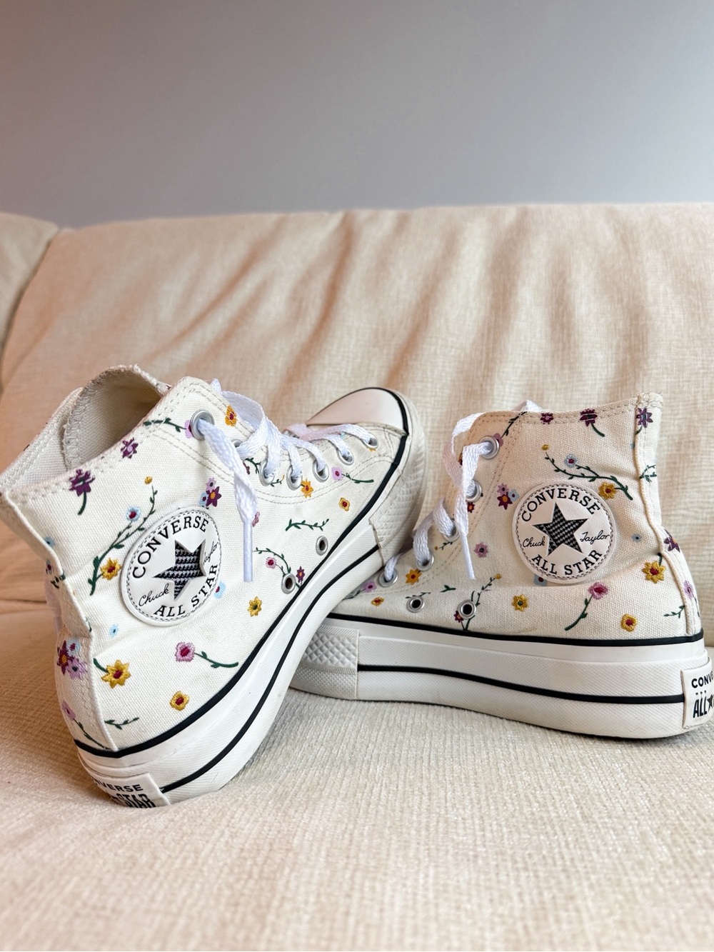 Converse Chuck Taylor All Star Lift Floral Embroidered Platform High Tops Size 7